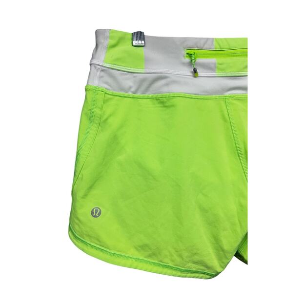 Lululemon Groovy Run Shorts Zippy Green Womens Sz 6 Zip Pocket Stretch Logo - Picture 6 of 9